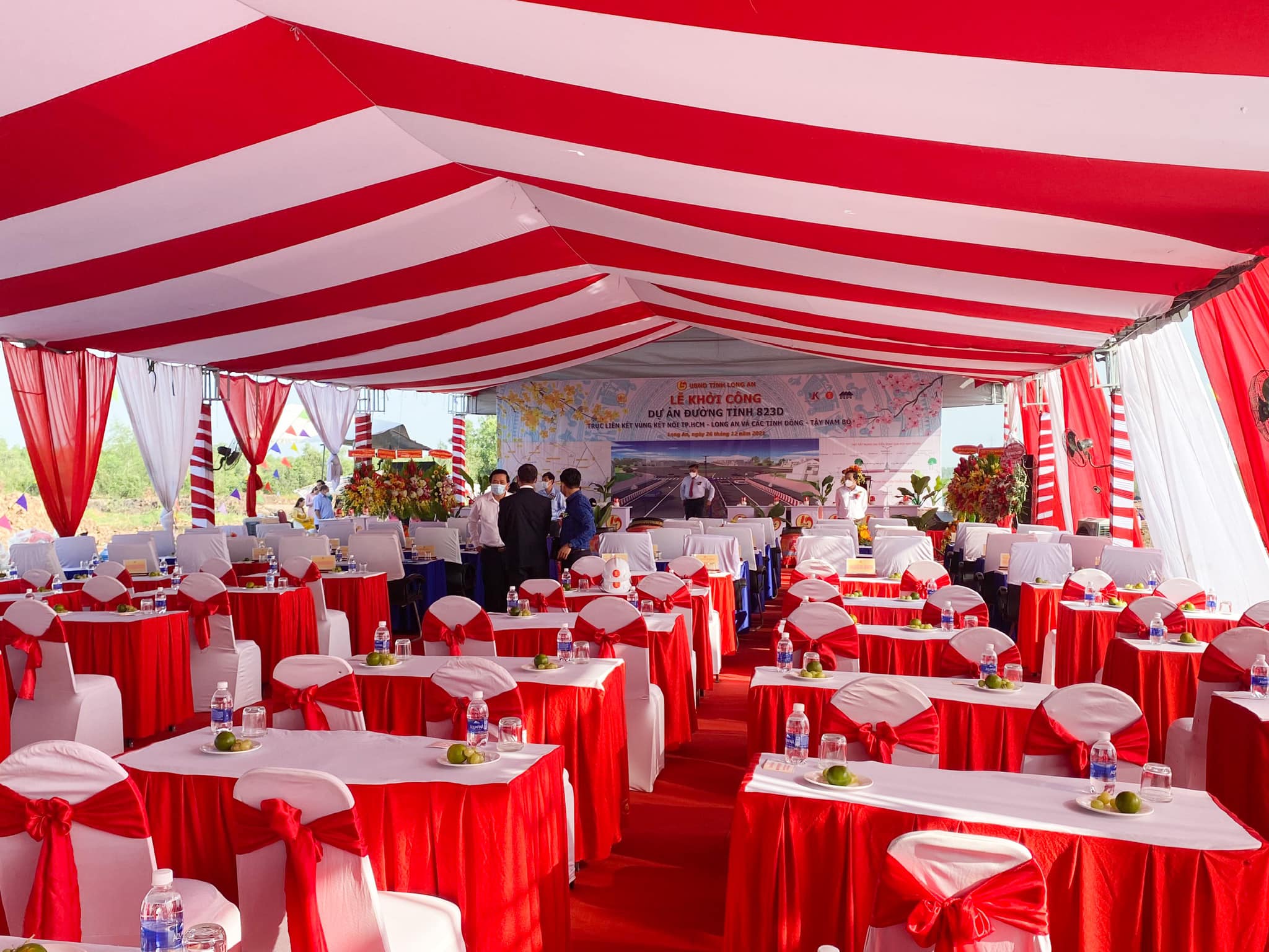 Thuê bàn ghế sự kiện